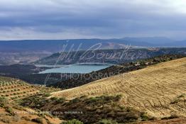 Image du Maroc Professionnelle de  Le Barrage Allal Al Fassi est situé dans la Province de Sefrou sur Oued Sebou avec un volume de stockage de 63.7 Mm3, il contrôle un bassin versant de 5.400 km2. Ce Barrage a été mis en service en 1990. But de l'ouvrage  production d'électricité, irrigation et protection contre les crues, Jeudi 8 septembre 2005. (Photo / Abdeljalil Bounhar) 